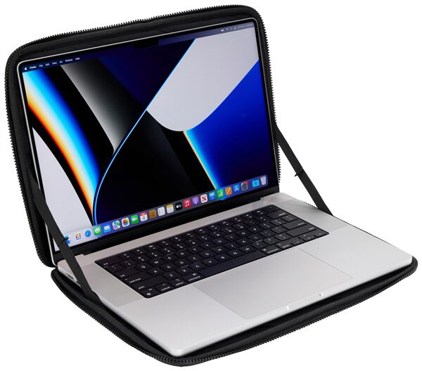 Thule Gauntlet 4 MacBook Pro Kılıfı 16